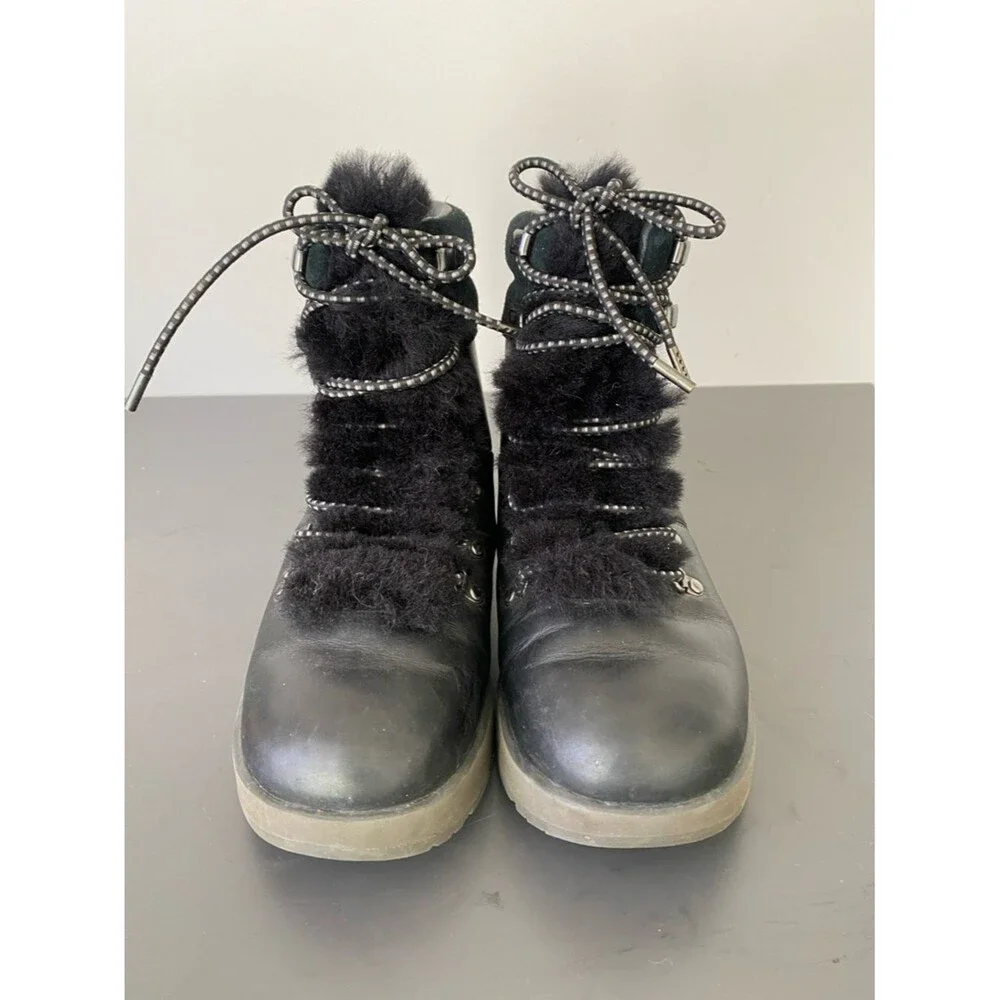 UGG Black Faux-Fur Lace-Up Women's Ankle Boots Sz 7 Rich Ski Resort Boho Chic
